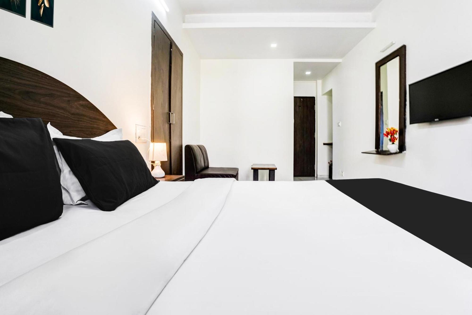Super Hotel O Nashik Near Vijay Mamta Theatre Formerly Sahara Inn Exterior photo